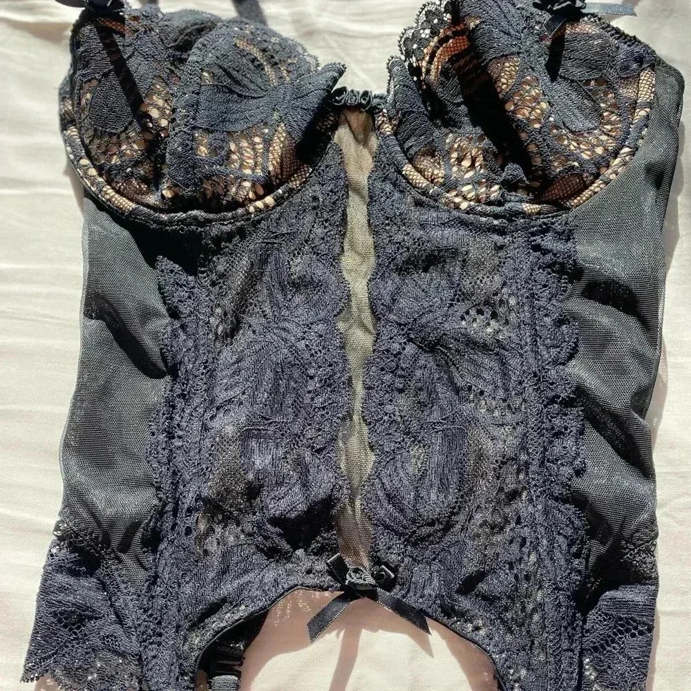 🖤 NWOT Chantal Thomas’s for Victoria Secret Black Corset 🖤